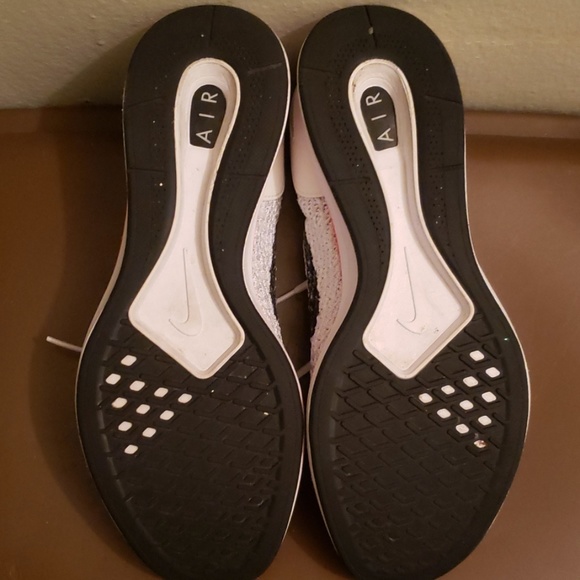 Nike Air Sneakers - Picture 4 of 4